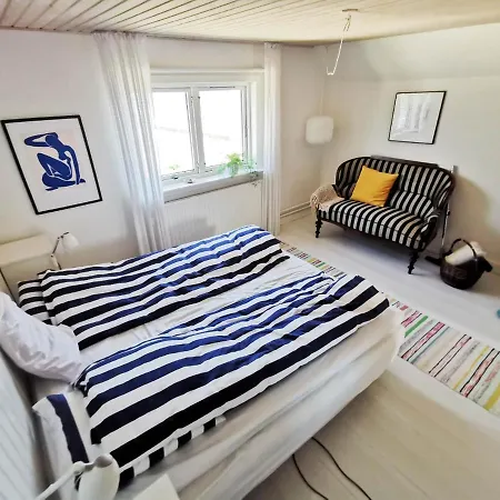 Seaview Bed & Breakfast 4*